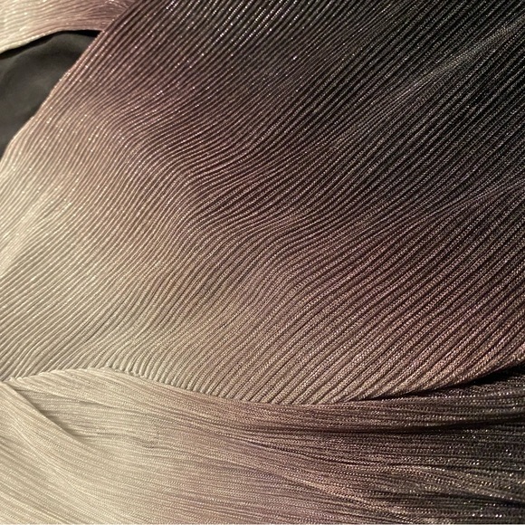 Suzy Shier long sleeve satin blouse - Picture 7 of 10